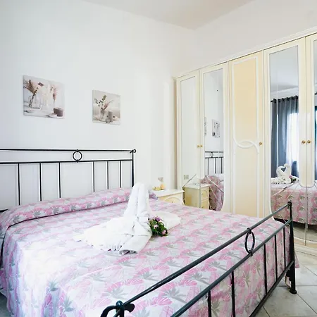 Martino Apartment, Terrazza E Giardino Apartment